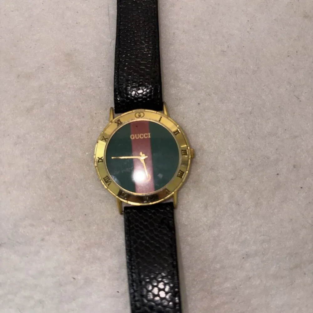 Vintage GUCCI Red Green Gold Quartz Ladie's Watch 9000L Alligator Band